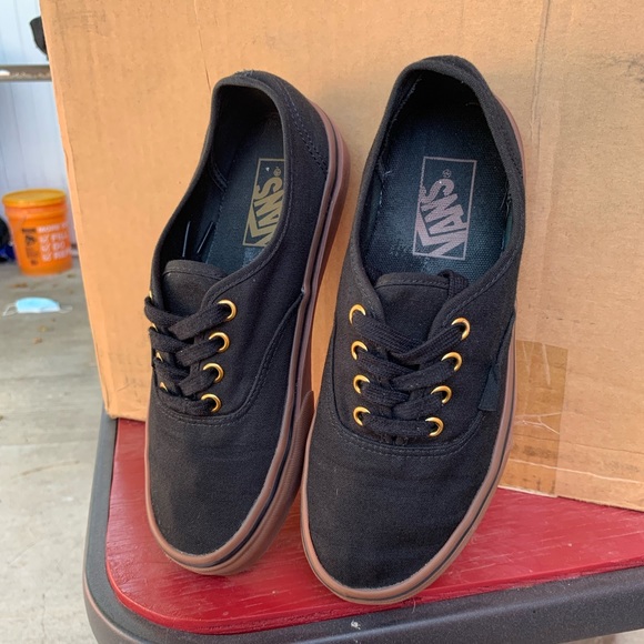 vans authentic black gum sole